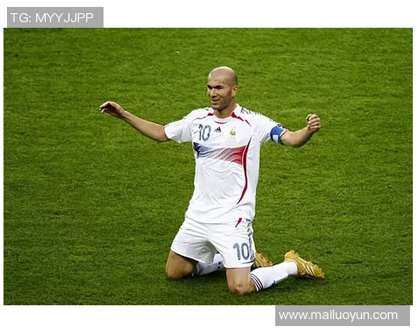 齐达内时代首座欧冠的建队智慧与三冠传奇背后的战略布局解析 齐达内时代首座欧冠的建队智慧与三冠传奇背后的战略布局解析